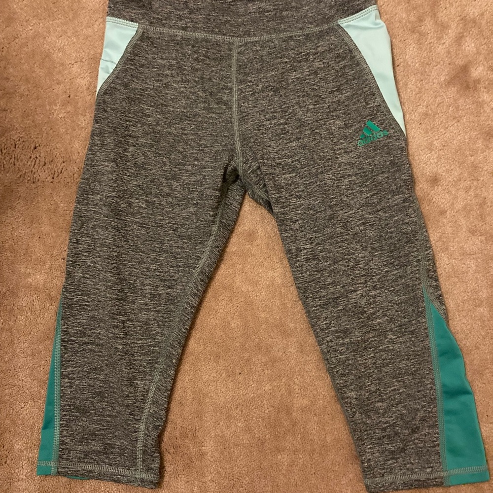 Girls Adidas climalite capris. Size 8-10